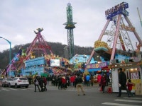 남녀 뒤엉킨 월미도 화장실, 이해하기 어렵다