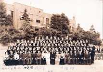 최의정 할머니가 모교 강당에서 결혼식 올린 사연