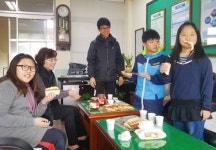 아침이면 식당으로 변신하는 교장실