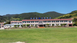 학생과 교사가 24시간 동행, 유학 오는 섬마을 학교