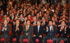 새누리 김희옥 "당명 빼고 다 바꿔야 될 상황"