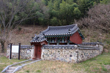 두 의병장을 기리는 비석이 한데 모여 있다니