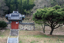 두 의병장을 기리는 비석이 한데 모여 있다니