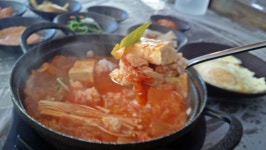 어매, 엄니, 어머니... 김치찌개에서 느낀 아련함