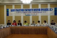 유교 국가 한국, 어떻게 호주제를 폐지했나요?