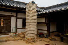 마루 밑에 숨은 굴뚝, 특별한 이유 있었다