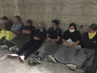 서울대병원 장례식장 앞을 지키고 있는 이유