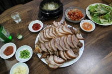 황칠 품은 한방족발, 그저 구미가 당길 수밖에