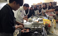 대학교로 등교하는 충남 중고생들