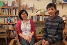 북카페에서는 안 하고, 동네책방에서는 하더라