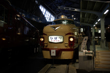 스케일이 남다른 철도박물관, 황실 전용차량까지...