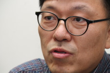 쿠데타세력 개헌으로 신분세탁  190만 촛불, 죽 쒀서 남 줄 수도