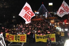 탄핵 찬성 의원 압박 텐트 농성, 횃불 시위 계속