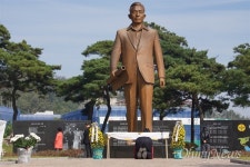광화문광장에 박정희동상 건립 어려워진다