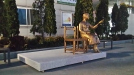 우여곡절 끝에... 충남서도 1년 만에 소녀상 세워졌다