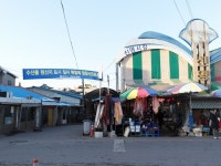 설 대목은 옛말, 나라가 뒤숭숭하니 사람들이 안 나와