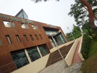 왕의 광기가 지금도 지역을 먹여 살린다