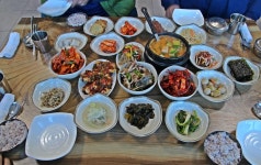현지인도 인정한 여수 게장백반 맛집, 바로 여기