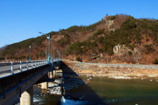 한 상 가득 펼쳐진 풍광에 묵은 응어리를 털어내다