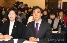 안희정, 선의발언 진의 묻자 박근혜 두둔 아니다