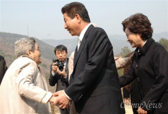 고 노무현 대통령 장모 별세 ... 유족 '조용한 장례'
