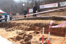 [사진] 67년만에 드러난 민간인 집단학살 현장