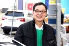 잘나가던 공무원, 6년째 창원 곳곳 누비며 택시 몰아