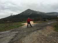 와인분수에서 와인을 채우고 길을 나서다