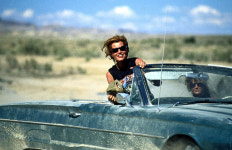 괜찮은 것 하나 없는 여행이지만 지금보다 행복할 순 없어