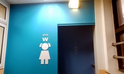 화장실 안녕... 체육복 맘 편히 갈아입는 학생들