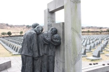 새 정부, 4.3 희생자 시신 발굴해 가족에 돌려줘야