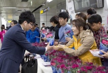 꽃:역FLOWERSTATION | 21일 아침 광화문역에 가면 예쁜 꽃화분 나눠줍니다