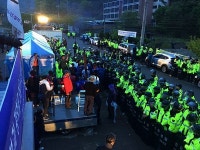 [모이] 주민들 반대 뚫고 반입되는 사드 장비