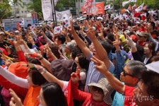 대선 하루 앞두고 TK목장의 혈투 벌어져