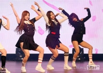 [오마이포토] 트와이스, 깜짝 놀랄 변신!