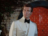 제임스 본드 로저 무어 경, 향년 89세로 타계  