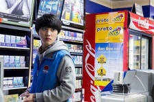 세무서 직원 + 제빵사 + 바리스타 + 약사 + 통신전문가 = 편의점 알바?