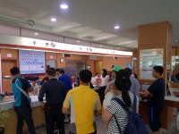 새벽 5시부터 우체국에 줄서 가보로 보관하겠다