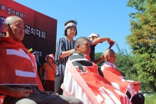 건설폐기물업체 저지 나선 당진 정미면민, 삭발까지