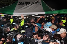 사드 4기 마을회관 통과 오열하는 주민들 싸움은 이제 시작