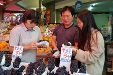 재래시장 장악한 중학생들... 서울에서 처음 있는 일