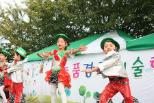 폐교 직전의 학교, 축제 같은 학예회 연 비결 