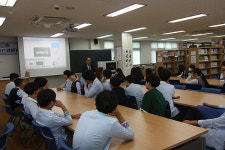 학생들이 세운 삼일 평화의 소녀상