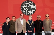 올리버 스톤 감독이 호평한 한국 배우들은 누구?