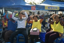 돌덩이 하나로 활기 되찾은 마을