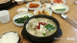 [모이] 순대국밥에 새금한 깍두기 올려먹으면 금상첨화