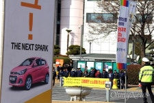 창원시, 비정규직 해고하는 한국지엠을 사랑한다고?