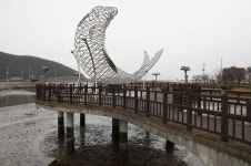 망덕 아니었다면, 윤동주도 없었다