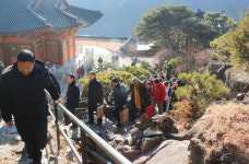 지리산 속 석굴법당 서암정사, 중국 관광객 몰리나