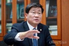 경기도 정책이 없다, 다른 목적으로 도지사했기 때문